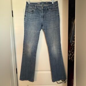 Women's size 4 short boot cut Blue Jeans